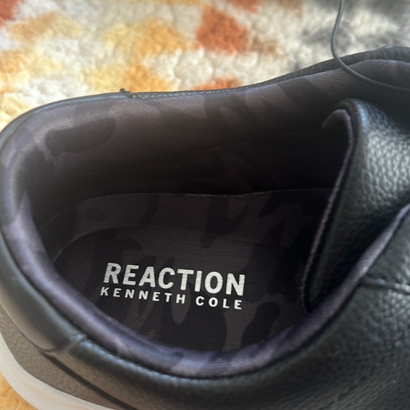 Men’s size 11 black Kenneth Cole Ready Sneaker. - Picture 4 of 7